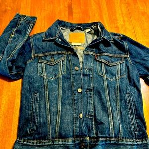Levi’s medium jean jacket. 2023. Never worn.